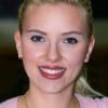 401px-Scarlett_Johansson_in_Kuwait_01b-tweaked