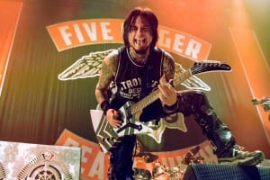 Jason Hook performing with Five Finger Death Punch at the Palacio Vistalegre in Madrid. Media Credit to Víctor Roces